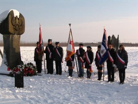 Uroczystość pod pomnikiem upamiętniającym bitwę w miejscowości Szwejki Wielkie Nowe
