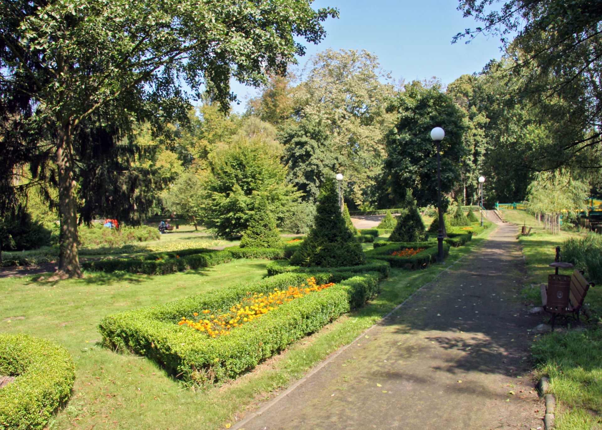 PARK MIEJSKI W RAWIE MAZ. (2)