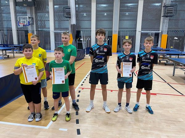 Fotogaleria - Komunikat końcowy Półfinału Wojewódzkiego Igrzysk Dzieci i Młodzieży Szkolnej w tenisie stołowym dziewcząt i...