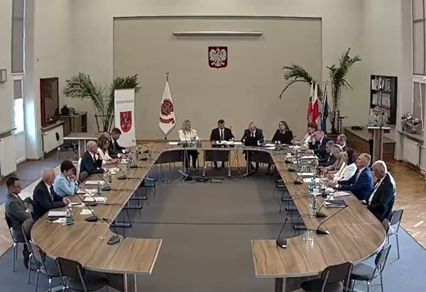 Zaproszenie na XXI Sesję Rady Powiatu Rawskiego na dzień 28 maja 2025 roku