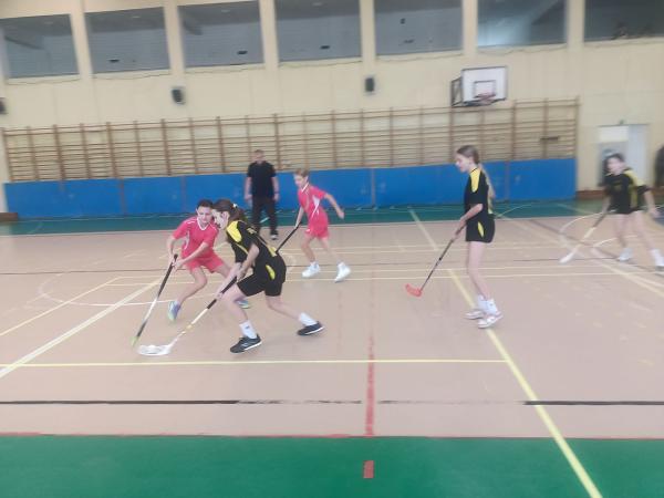 Komunikat końcowy Powiatowych Igrzysk Młodzieży Szkolnej w unihokeju dziewcząt i chłopców